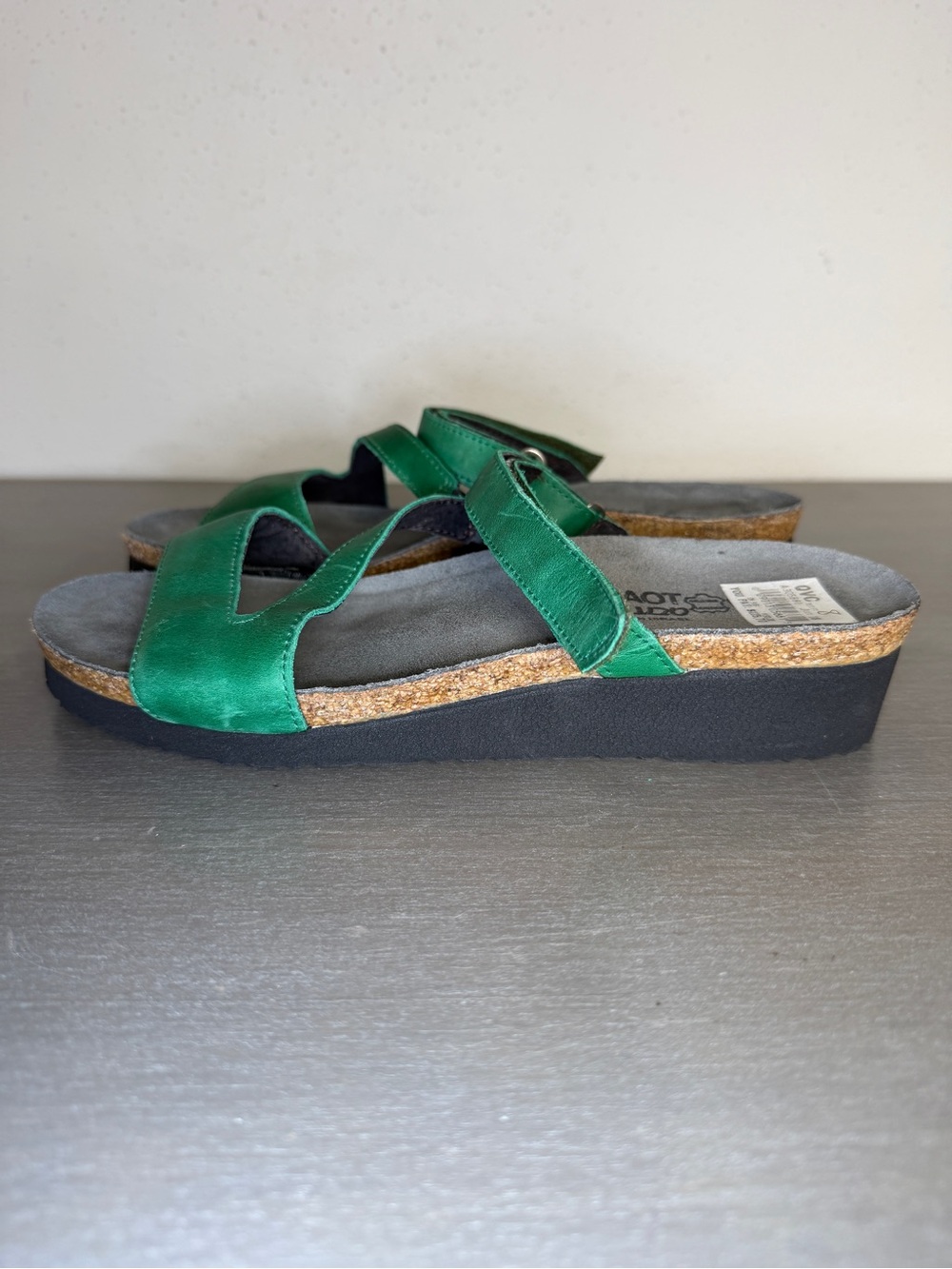 Naot Gabriela Womens 8 Slide Emerald Green Leather Adjustable Slip On Sandal - Picture 3 of 9
